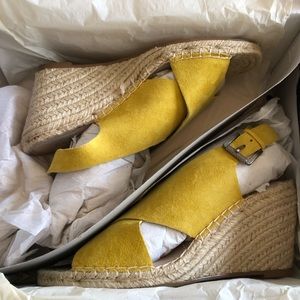 Size 8.5 yellow Caslon wedge sandals